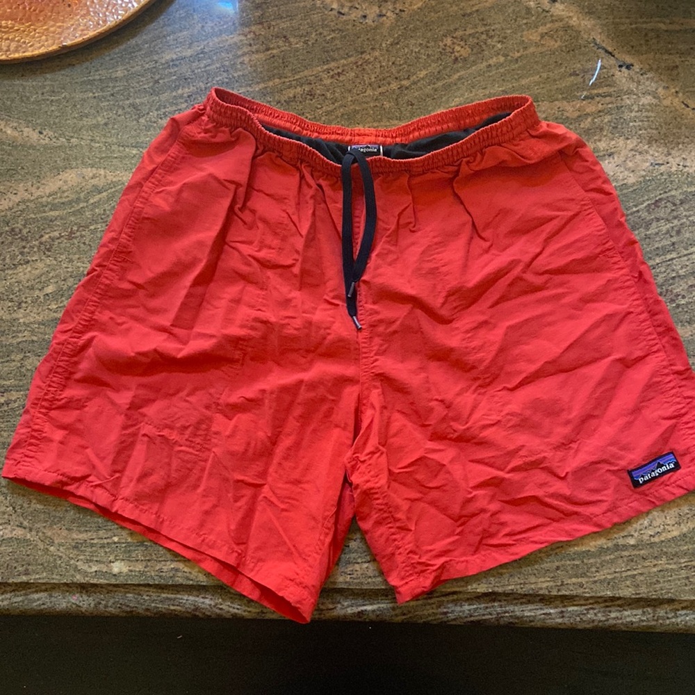 Patagonia red/orange baggies 7 inch inseam shorts